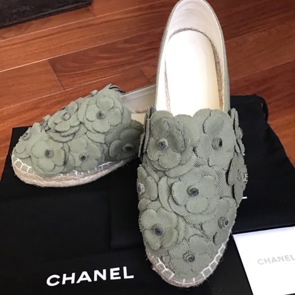 Chanel Green Classic Cc Camelia Flower Slip on Espadrilles Flats - Picture 8 of 9